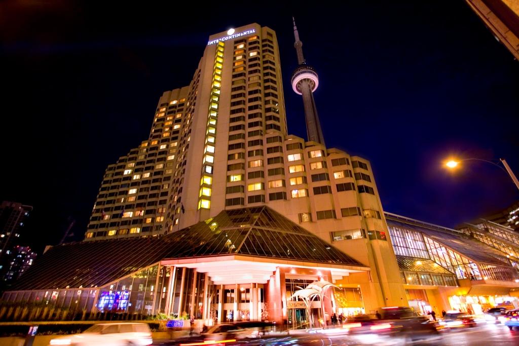 hotels central toronto